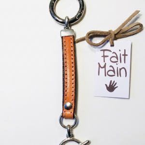 Porte clés en cuir surpiqué orange personnalisable