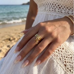 Bague réglable en acier croix doré