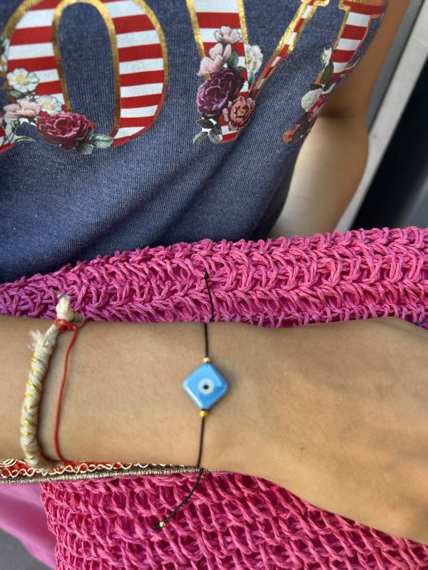 Bracelet oeil carré