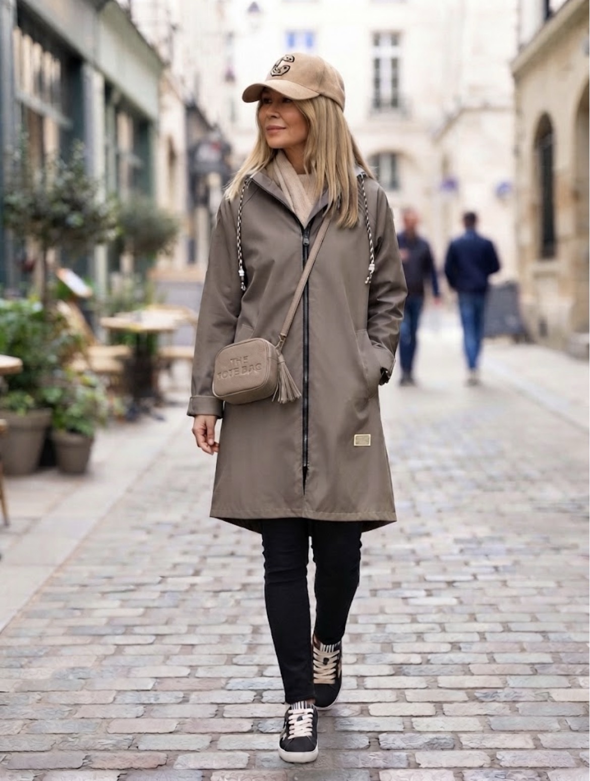 K-Way beige à capuche – Image 4